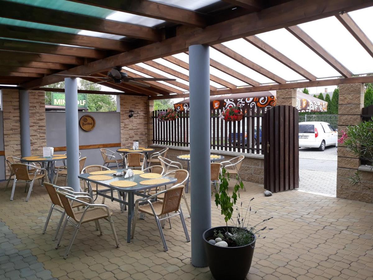 Penzion Fantasy - Restaurant Lipník nad Bečou エクステリア 写真